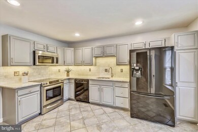 464 Cranes Roost Ct, Annapolis, MD 21409 - photo 2