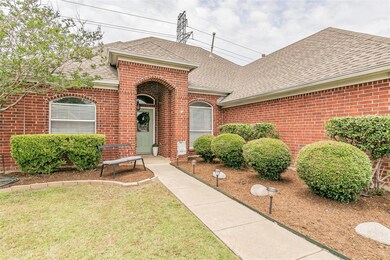 484 Shade Tree Cir, Hurst, TX 76054 - photo 2