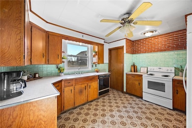 46 Shuler St, Lyons, NY 14489 - photo 5