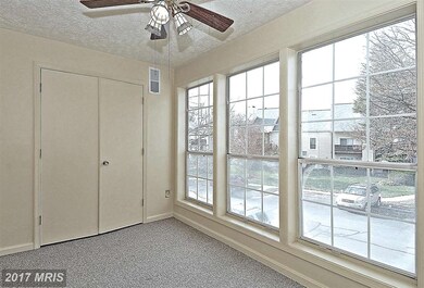 10046 Oakton Terrace Rd, Oakton, VA 22124 - photo 7