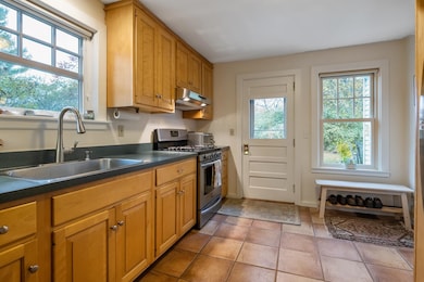 574 Christian St, White River Junction, VT 05001 - photo 2