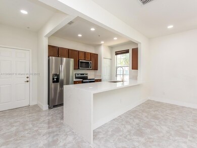 eat-in kitchen