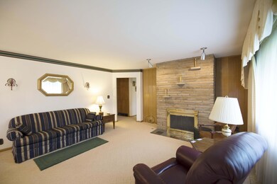 1373 Norris Dr, Columbus, OH 43224 - photo 4