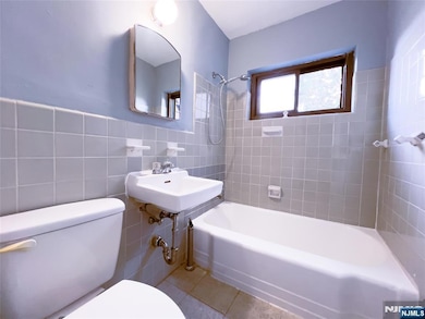 Linwood Park unit 4D, Fort Lee, NJ 07024 - photo 6