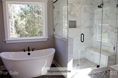 Spa Like Master Bath w/Soaking Tub