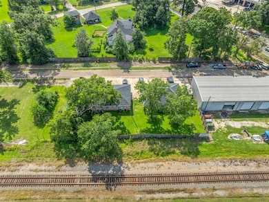 305 E Railroad St unit A/B, Kinder, LA 70648 - photo 4