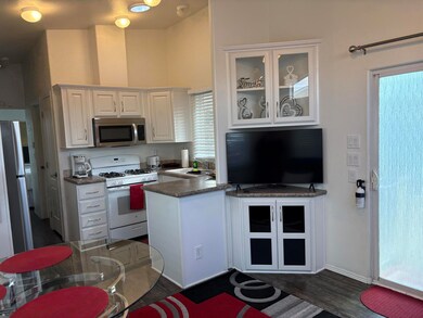 74711 Dillon Rd unit 271, Desert Hot Springs, CA 92241 - photo 3