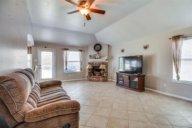 3415 Austin St, Gainesville, TX 76240 - photo 5