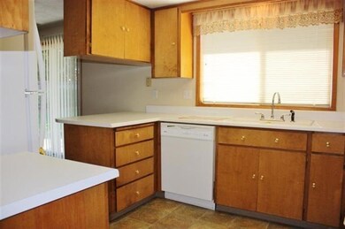 110 Shadowwood Ct, Central Point, OR 97502 - photo 6