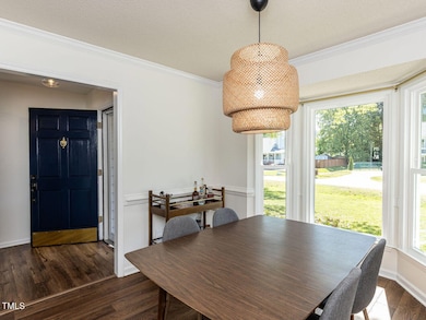 006-1280x960-dining-room