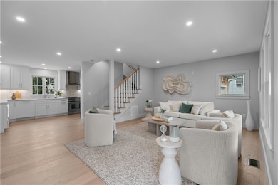 24 Perry Ave, Middletown, RI 02842 - photo 3