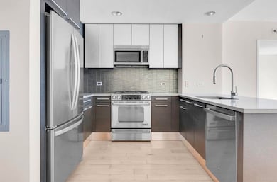 Crystal Point unit 703, Jersey City, NJ 07302 - photo 6