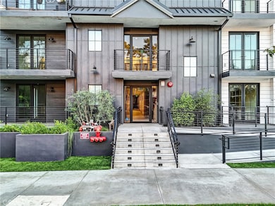 10352 Riverside Dr unit 102, Los Angeles, CA 91602 - photo 5