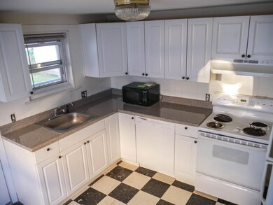 41 Angeline St, West Springfield, MA 01089 - photo 2