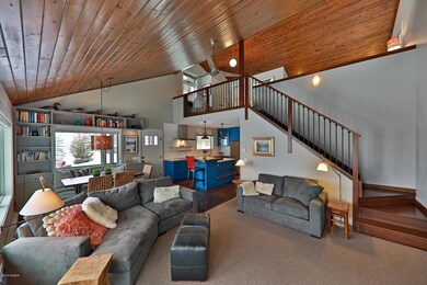 Living room 3