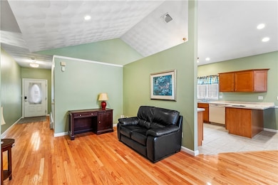 1765 Bicentennial Way unit B, North Providence, RI 02911 - photo 3