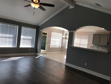 3109 Quail Run Dr, Alvin, TX 77511 - photo 4