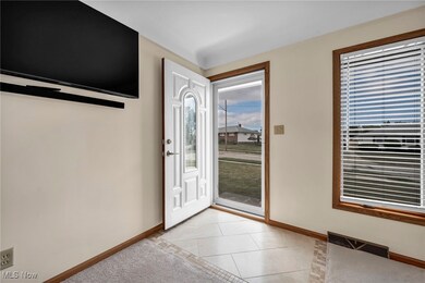 1857 Empire Rd, Wickliffe, OH 44092 - photo 4