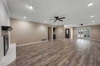 852 San Marcos Ln, Bedford, TX 76021 - photo 6