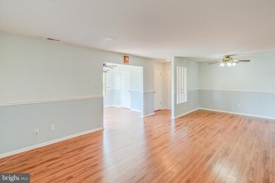 8 Canterbury Ct unit M8, Sewell, NJ 08080 - photo 4