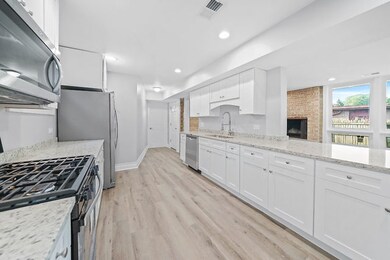 18427 Argyle Ave, Homewood, IL 60430 - photo 4