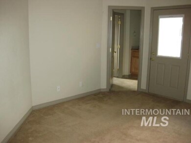1001 S Diamond St, Nampa, ID 83686 - photo 4