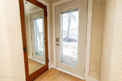 1520-Dyke-Ave-008