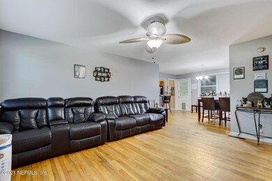 Living room (2)