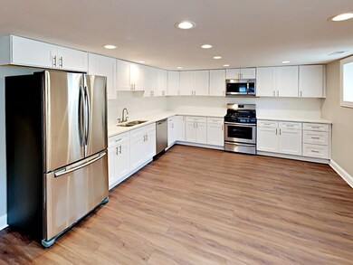 2900 W Glenlake Ave, Chicago, IL 60659 - photo 4