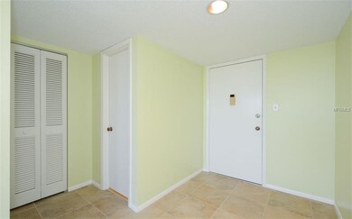 The 6 x 11 entry foyer