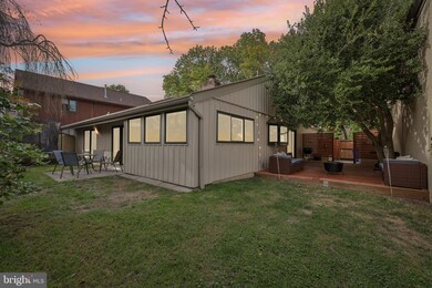 5049 Netherstone Ct, Columbia, MD 21045 - photo 5