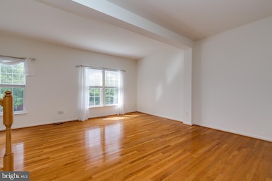 13513 Avonmore Dr, Herndon, VA 20171 - photo 7