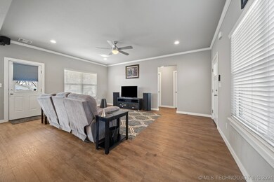 103 E 12th St, Claremore, OK 74017 - photo 5