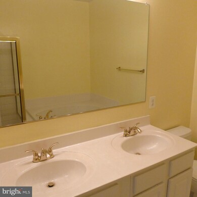 5006 Hollington Dr, Owings Mills, MD 21117 - photo 7