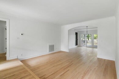5-web-or-mls-1019 Royalist Rd - Coastal