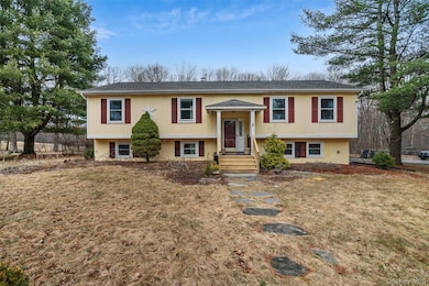 4 Thistle Ln, Middletown, NY 10940 - photo 3