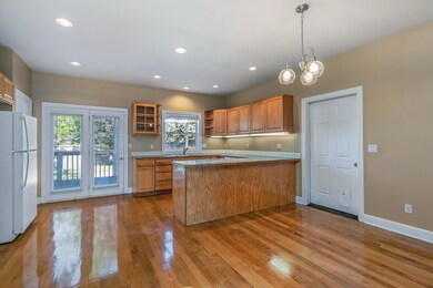 2275 NE Nuttail Ct._013