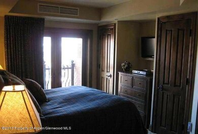 415 E Dean Unit 50 Week 7, Aspen, CO 81611 - photo 3