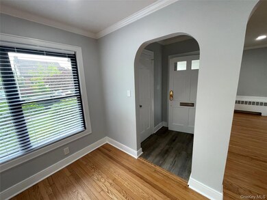 411 E Walnut St unit Lower, Long Beach, NY 11561 - photo 5