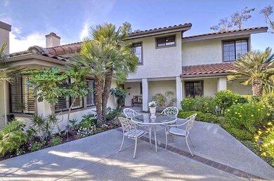 Spacious front courtyard patio.