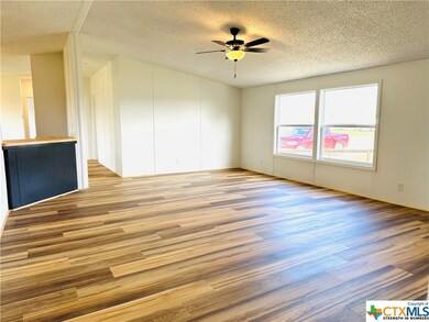 167 Hillside Dr, Troy, TX 76579 - photo 5