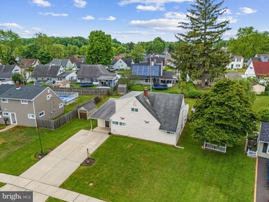 57 Red Maple Ln, Levittown, PA 19055 - photo 5