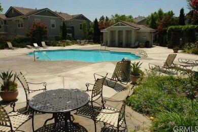 Sparkling Pool, Jacuzzi and Bathrooms close by