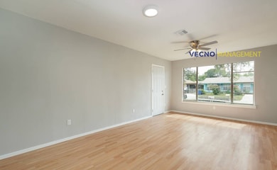 435 W Bedford Ave, San Antonio, TX 78226 - photo 3