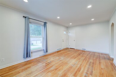 6013 Crown Ln, Des Moines, IA 50311 - photo 5