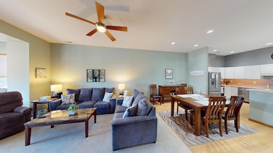 Living Room/Dining Area