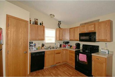 2628 Shadow Creek Ln, Des Moines, IA 50320 - photo 4