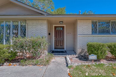 13914 Saint Marys Ln, Houston, TX 77079 - photo 3