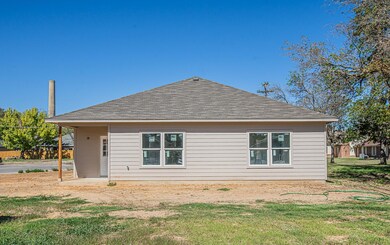 403 Royal St, Cleburne, TX 76031 - photo 4