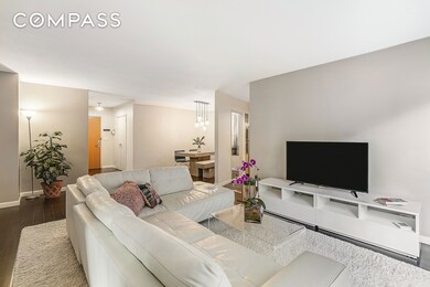 200 Central Park S unit 3F, New York, NY 10019 - photo 3